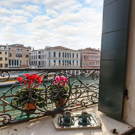 Rialto Grand Canal By Wonderful Italy Venice Exterior photo